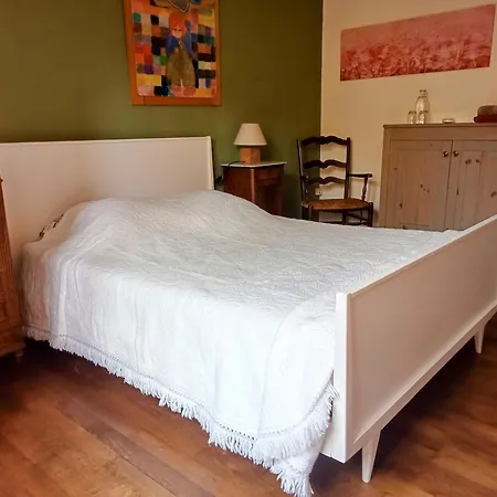 Chez Cecile Et Jean-no Frühstückspension Gan