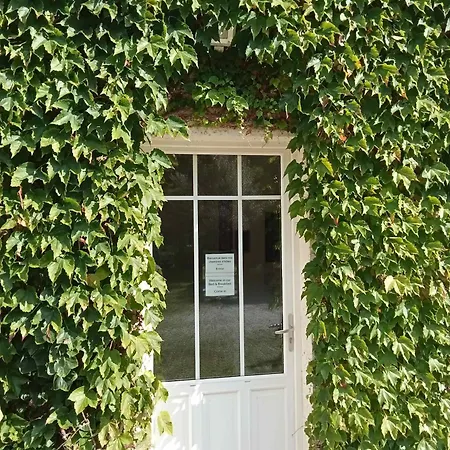 Chez Cecile Et Jean-no Frühstückspension Gan